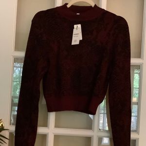 NWT Express cropped Sweater long sleeve in black and burgundy print size M